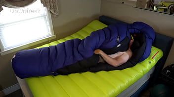 Afspelen Korte versie humping overvolle gevederde vrienden slaapzak met sperma bedekte afwerking
