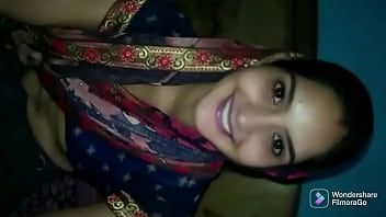 Play Pizza delivery boy found indian hot girl alone and fucked her.
