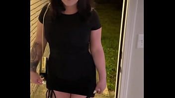 Oynat Kirli konuşan fahişe, büyük, dolgun bir götle sikini ters kovboy kız gibi bir profesyonel gibi gezdirir, sonra göğüslerine büyük bir attırma alır ve sonunda tüm boşalmayı emer