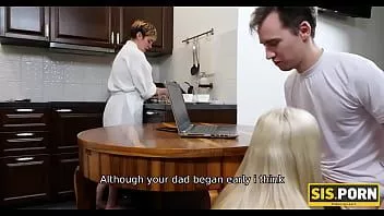 play Sis.porn. curvă savurează cocoșul fraților vitregi în păsărică, sperând că mama vitregă nu va intra în dormitor