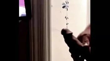 play Жена тайком застукала меня за поглаживанием и сняла на видео, как я снимаю свою порцию спермы.