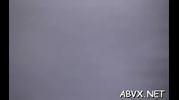 play غال مفعم بالحيوية يتم حفر كرزها