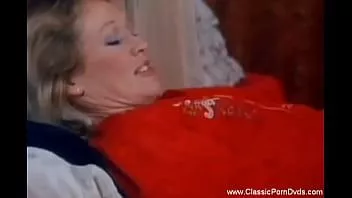 Odtwórz Stary, nostalgiczny seks z gorącymi pielęgniarkami, które zabawiają się inaczej