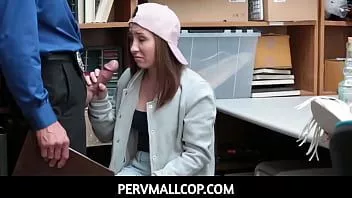 Odtwórz Pervmallcop - urocza nastolatka Hayden Hennessy przyłapana na kradzieży w sklepie