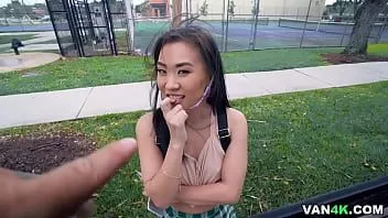 تشغيل كيمي كيم تركب على عمود توني روبينو