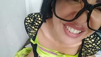 Oynat Üvey anne sana kendini nasıl mastürbasyon yapacağını öğretir ve..
