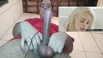 play Klaarkomen - elsa jean bbc (reageren) (video die ik heb bekeken om dit op te nemen)