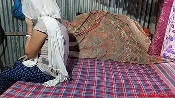 Play Mushlim wife sex by hindu boy in home