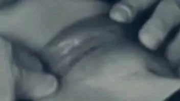 播放 只要她的床头柜灯慢慢改变颜色