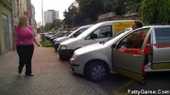 Reproduzir BBW loira curvilínea com peitos enormes e bunda grande chupa e fode o pau enorme de um estranho