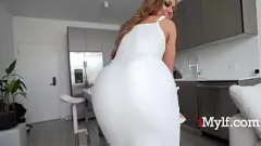 चलाएँ पत्नियों को धोखा देने वाली मिल्फ पोर्नो: आलिया डोनोवन की चुदाई हो जाती है