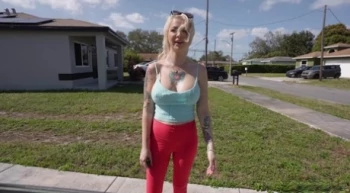 Pornstar Amy Gun