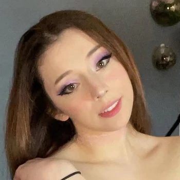 Pornostar Lavender Snowe