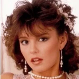 अभिनेता Nicole West